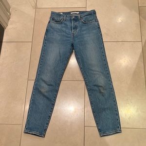 Levis wedgie straight size 26